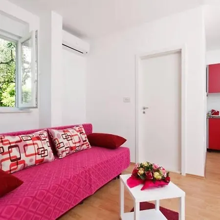 Apartman Happy Holidays Bacvice,